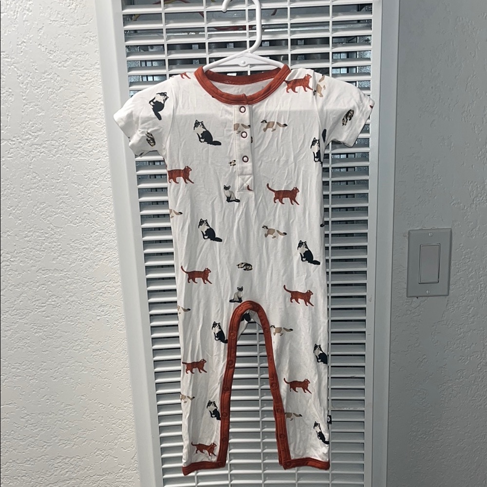 Kyte baby cats print short sleeve longall size 6-12m